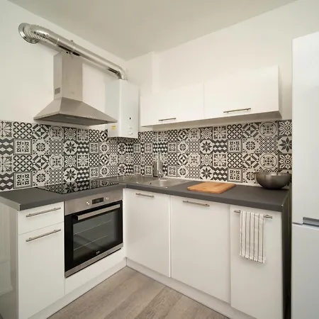 Appartement Tout Equipe Parking Balcon 2 Chambres Marseille Exterior photo
