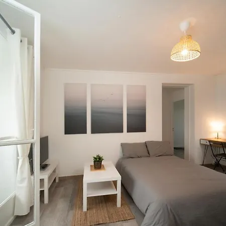 Appartement Tout Equipe Parking Balcon 2 Chambres Marseille Exterior photo