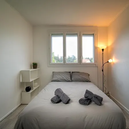 Appartement Tout Equipe Parking Balcon 2 Chambres Marseille Exterior photo