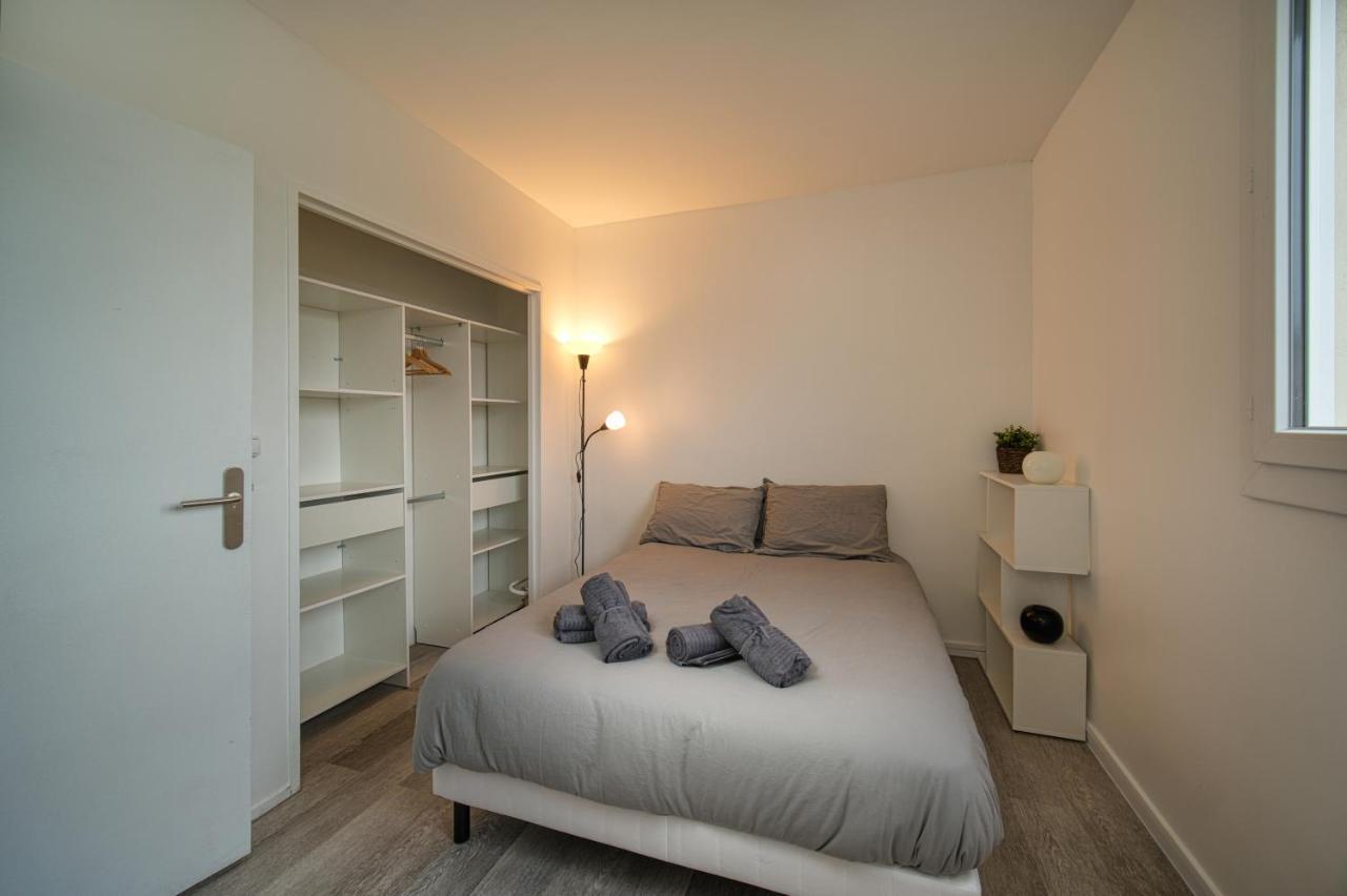 Apartment Equipe Parking Balcon 2 *